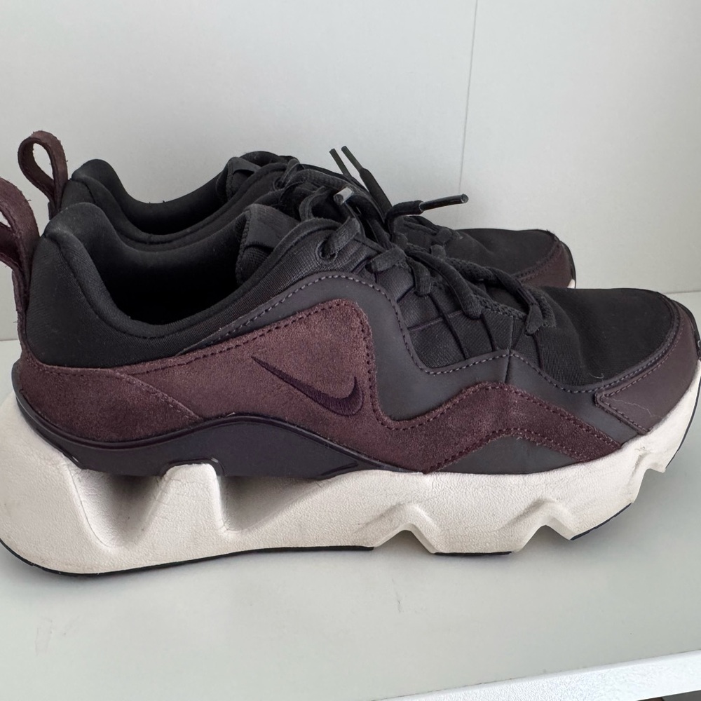 Women's Nike RYZ 365 size US 8